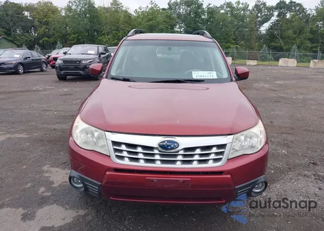 2013 Subaru Forester 2.5X Limited z USA, uszkodzony, nr VIN JF2SHAFC6DH416491